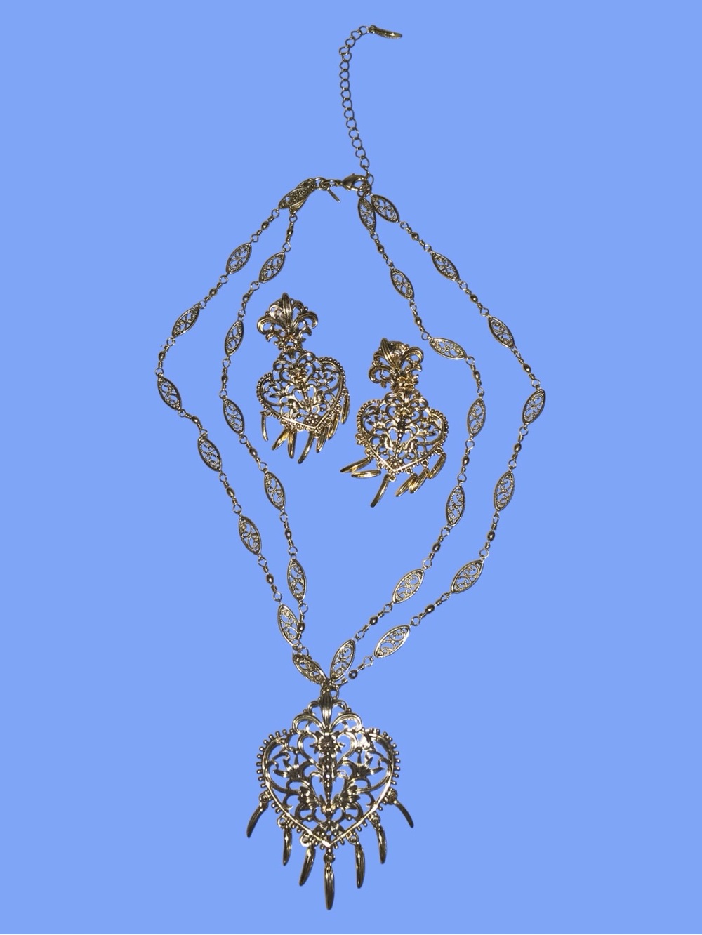 Avon Gold Filigree Heart Pendant Necklace with Matching Earrings